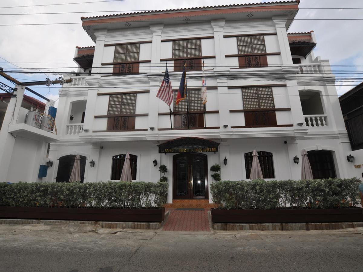 West Loch Park Hotel Vigan Exterior photo